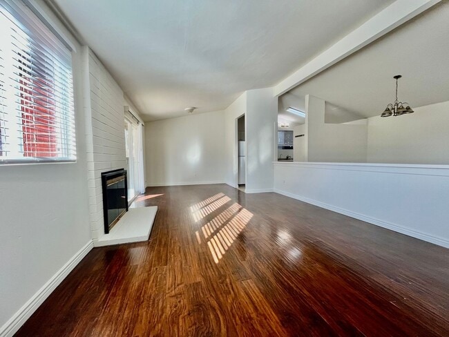 Foto del edificio - Spacious 3 bedroom 2 bathroom home in Birdland neighborhood.. Huge backyard!