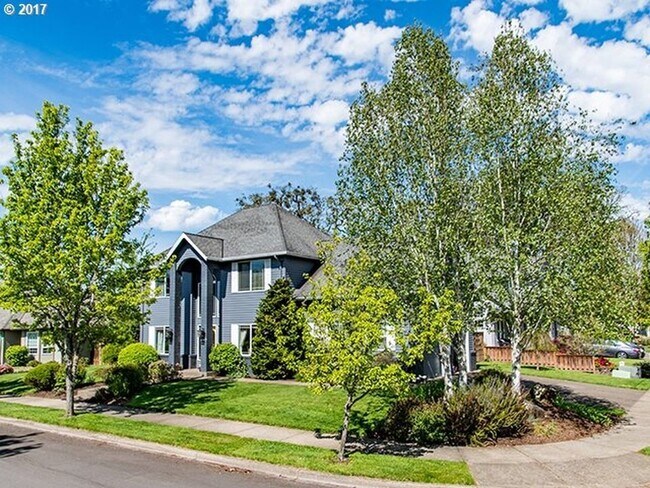 Building Photo - 2687 NW Oak Ridge Dr