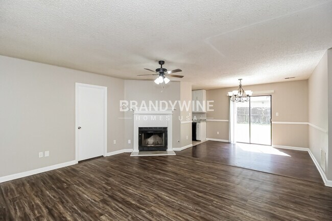 Building Photo - COMING SOON!!  One month FREE RENT - $5 AP...