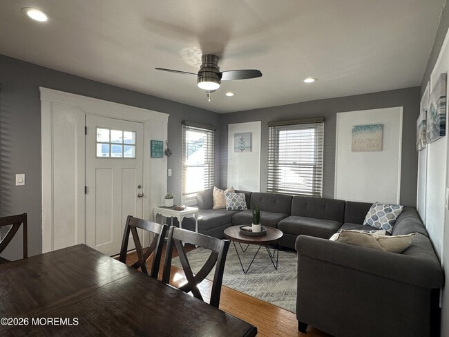 Building Photo - 208 15th Ave