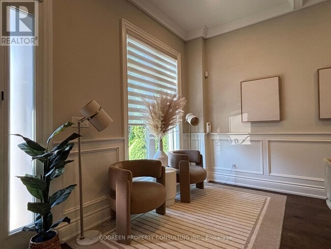 Building Photo - 329 Paliser Crescent S