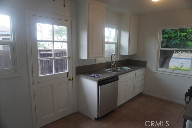 Building Photo - 2528 W Flower Ave
