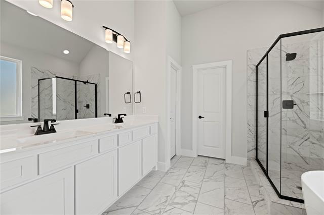 Building Photo - 6104 Lake Brook Dr