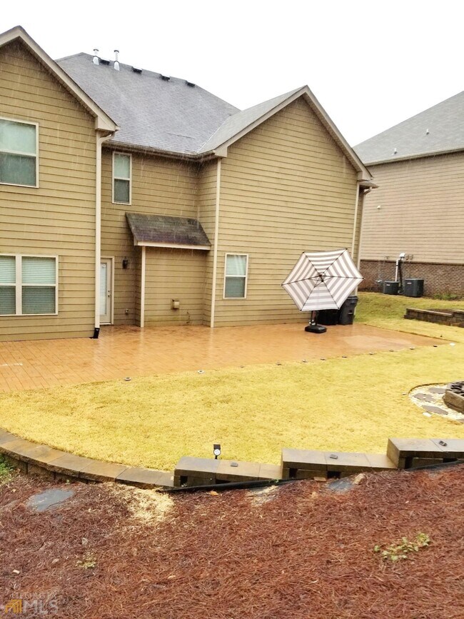 Building Photo - 5297 Rosewood Pl