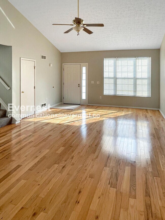 Foto del edificio - 2423 Rock Creek Ct