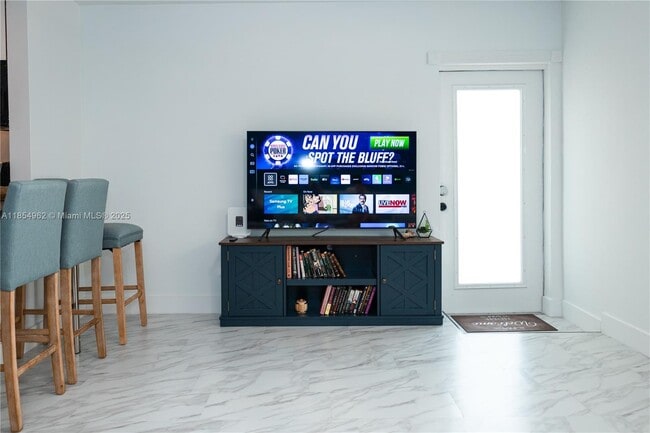 Foto del edificio - 224 Meridian Ave