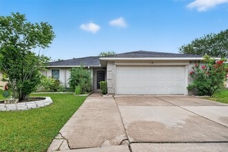 Building Photo - 13907 Old Village Ln