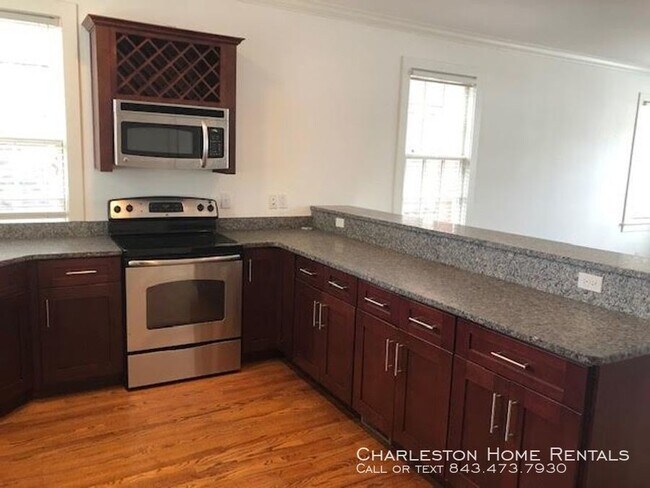 Building Photo - 272d Coming St