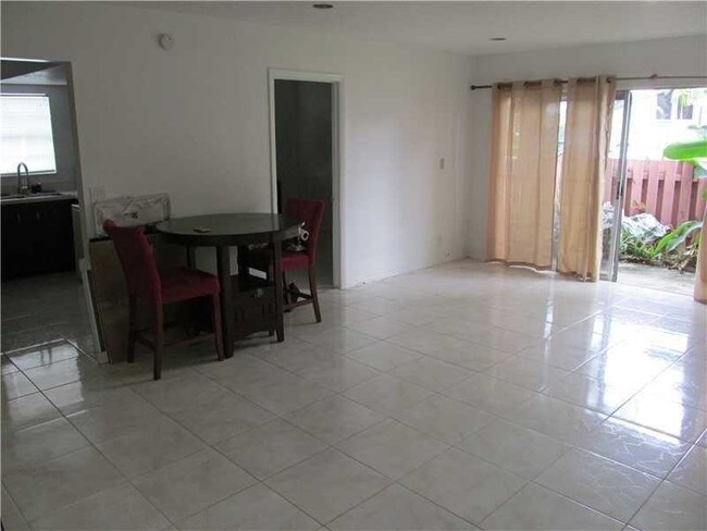 Foto del edificio - 7103 W Sunrise Blvd