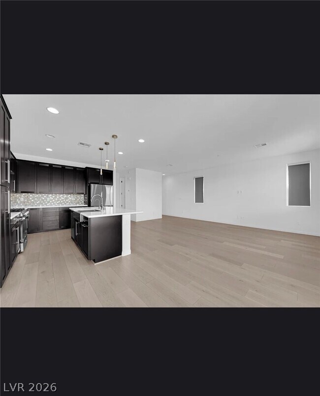 Building Photo - 4066 Painted Lady Ave