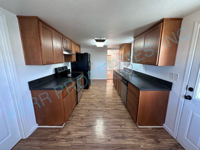Foto del edificio - Charming 3-Bedroom Retreat in Estacada – Spacious 1,370 Sq Ft Haven!