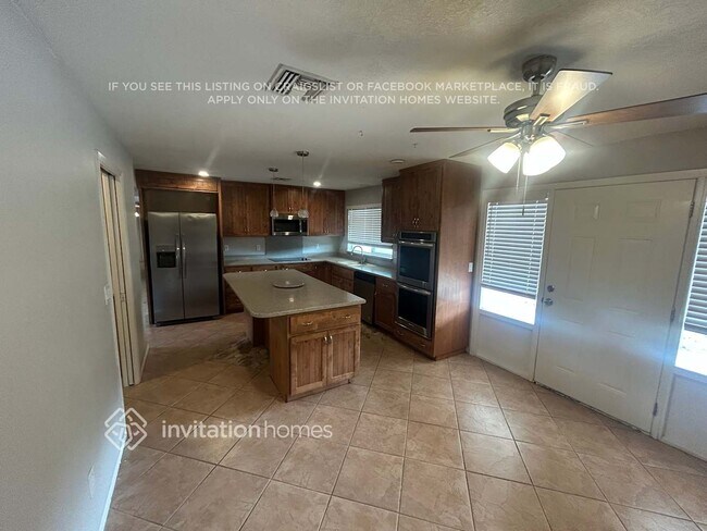 Building Photo - 4923 W Rosewood Dr