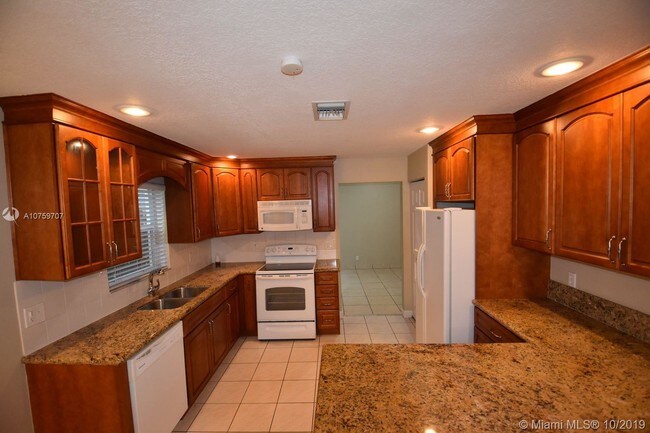 Building Photo - 10154 Aqua Vista Way