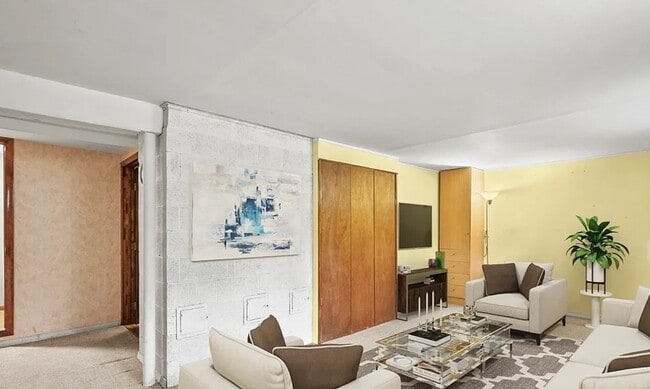 Building Photo - 1 Sierra St