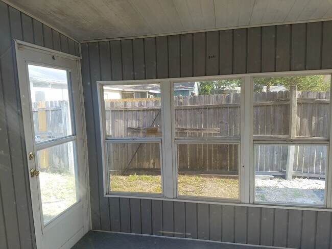 Foto del edificio - 2-Bedroom, 1-Bathroom Home in Winter Haven