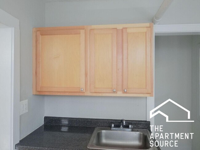 Foto del edificio - 4951 N Oakley Ave
