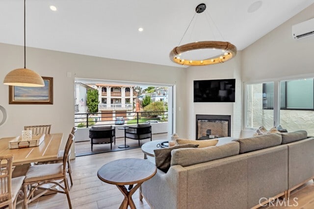 Building Photo - 411 Avenida Victoria