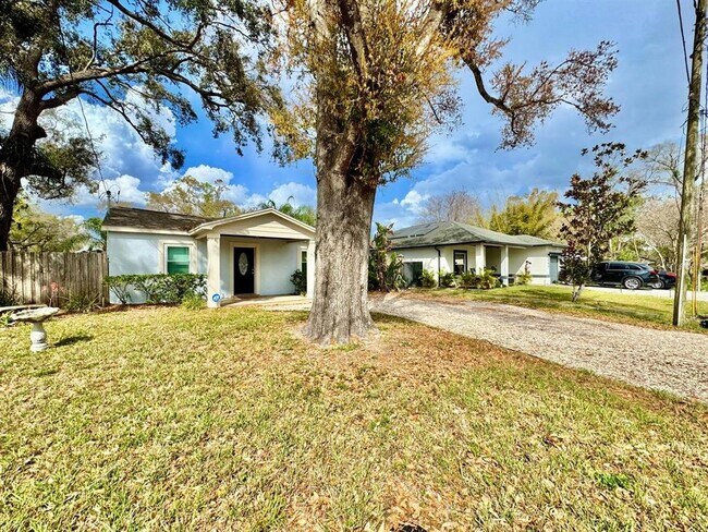 Foto del edificio - 809 W Hiawatha St