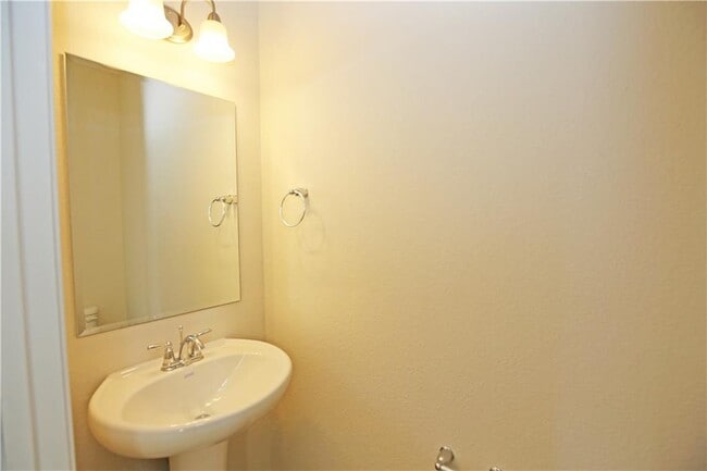 Building Photo - 16025 Nightshade St