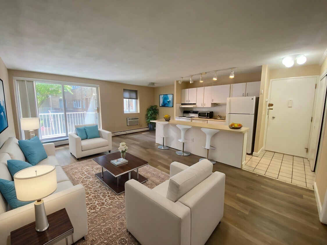 Foto principal - 126 Sewall Ave