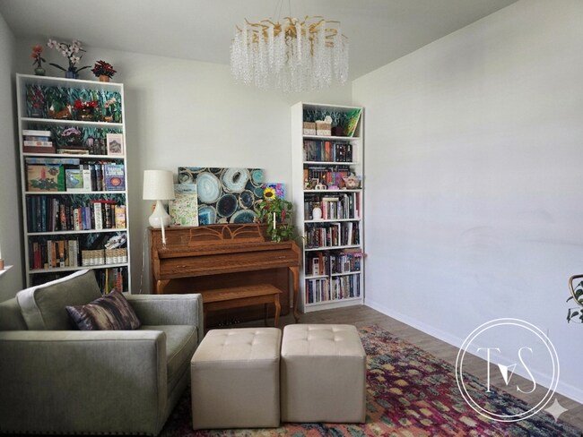 Foto del edificio - RATE DROP ALERT (was $3300/month)!