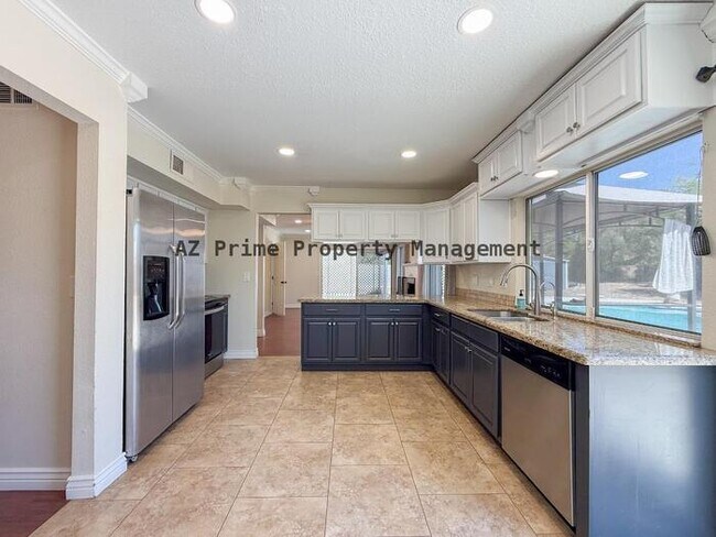 Building Photo - 15851 N 24th Ave