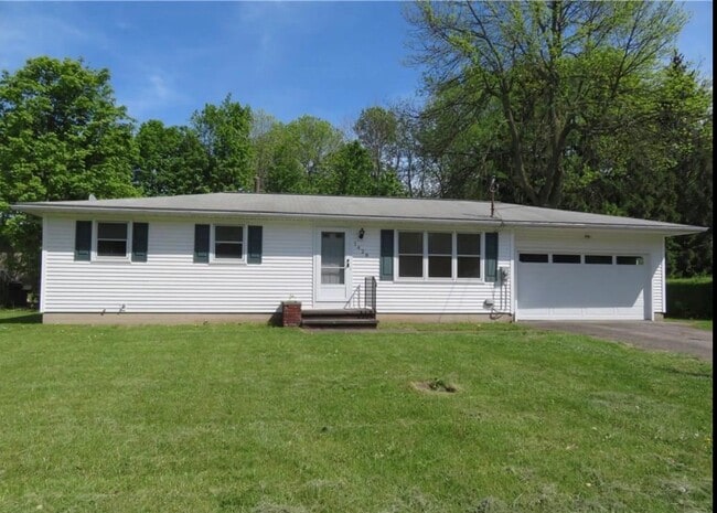 Building Photo - 1428 Long Pond Rd