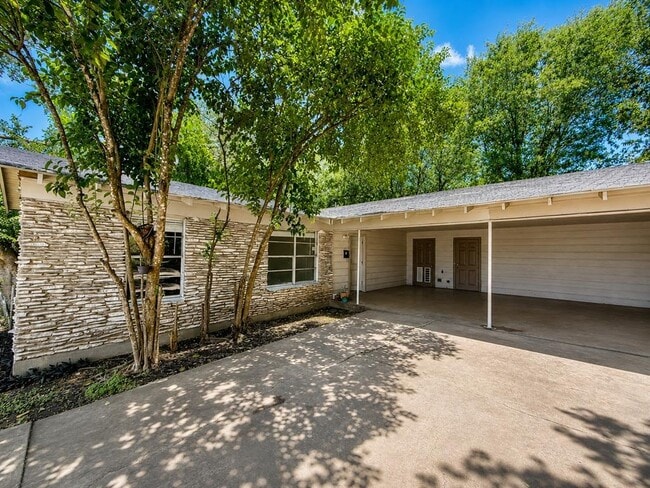 Building Photo - 603 E Oltorf St