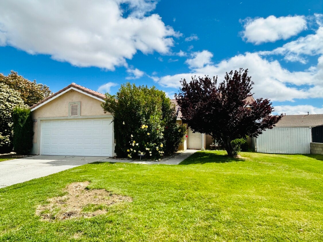 Primary Photo - 3328 E Avenue K4