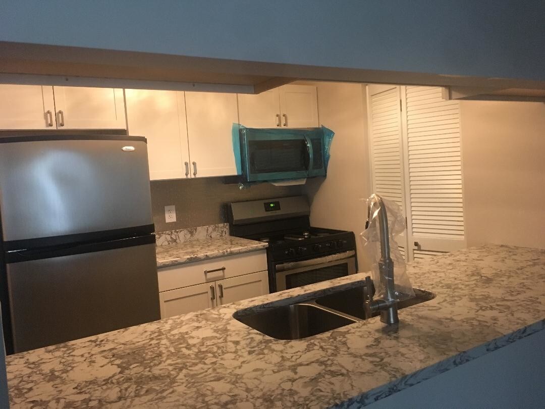 Kitchen - 2619B Auburn Ct
