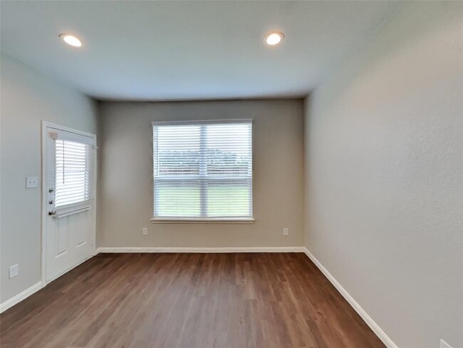 Foto del edificio - 7523 Merrylands Dr