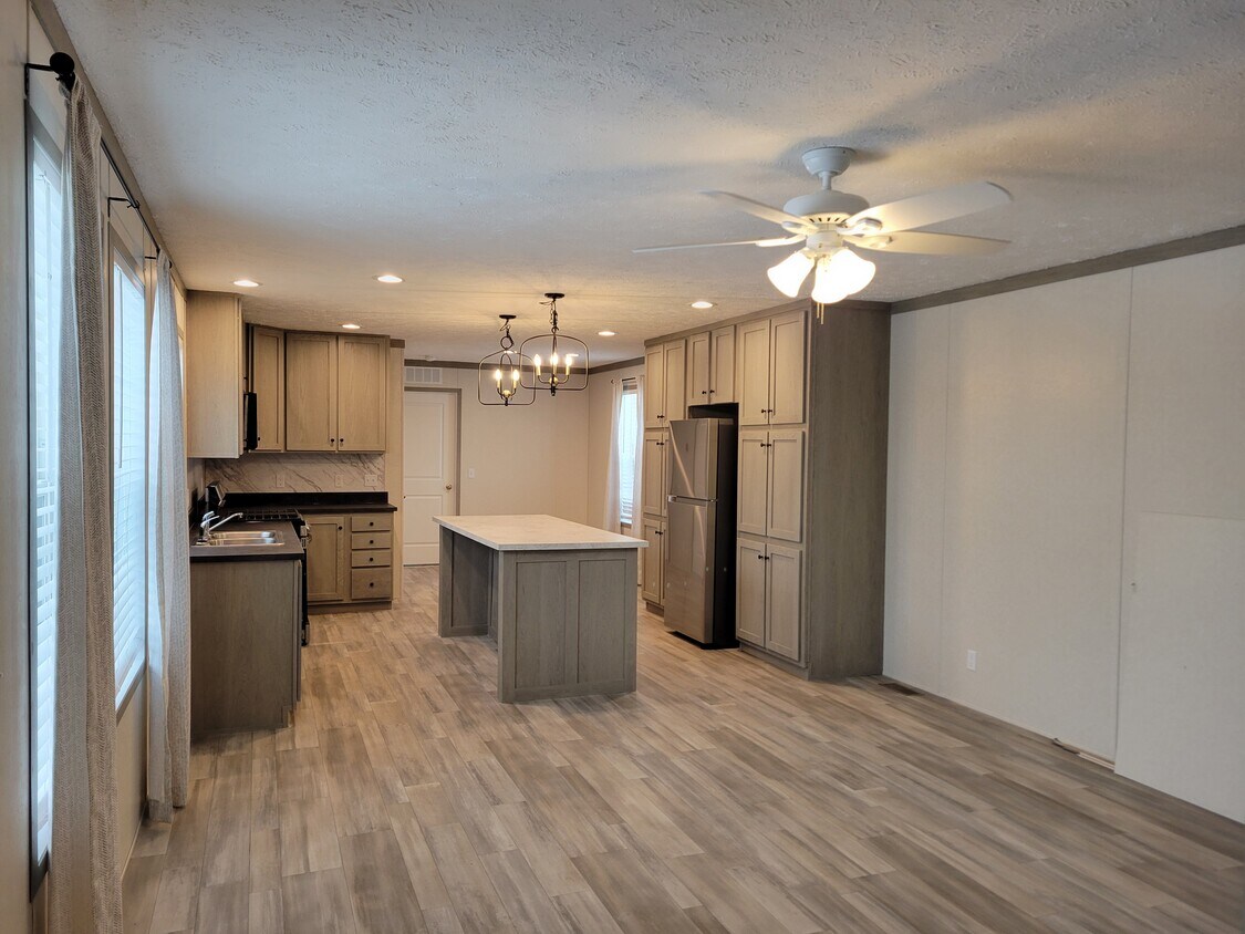 Building Photo - 9132 Windward Dr