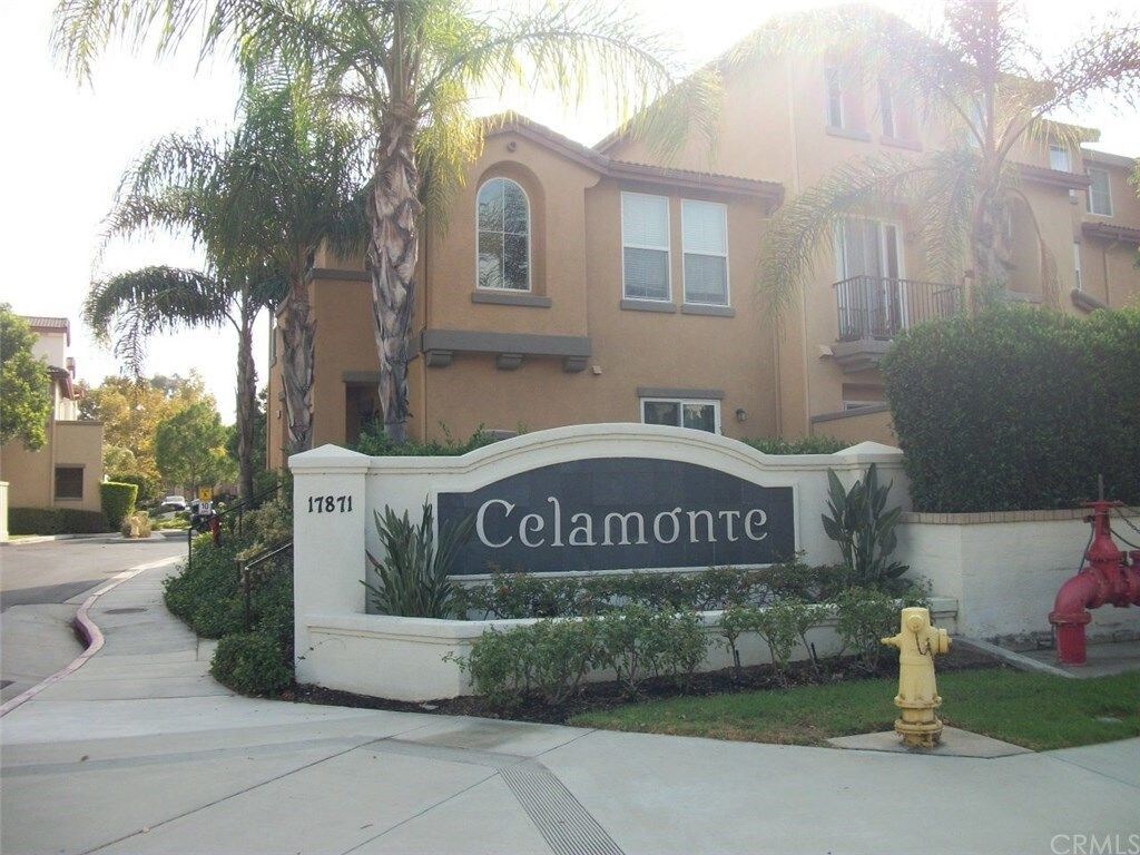 Foto principal - 17871 Shady View Dr