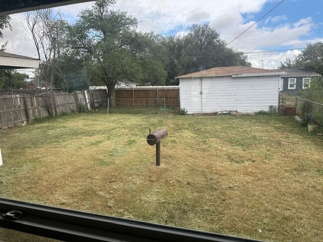 Foto del edificio - 4409 S Travis St