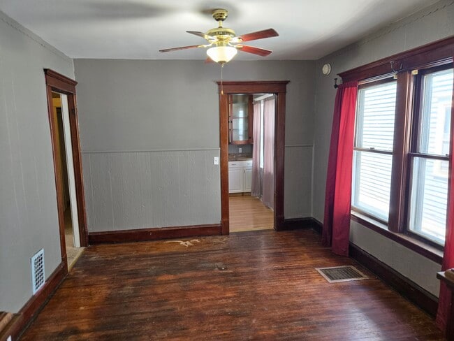 Building Photo - 307 Cumberland Ave