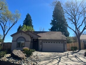 Building Photo - 15264 Medella Cir