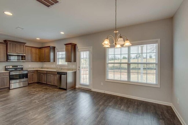 Building Photo - **COMING SOON!** EXECUTIVE HOME AVAILABLE ...