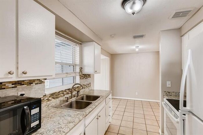 Building Photo - 9326 52nd Way North, Pinellas Park, FL, 33782