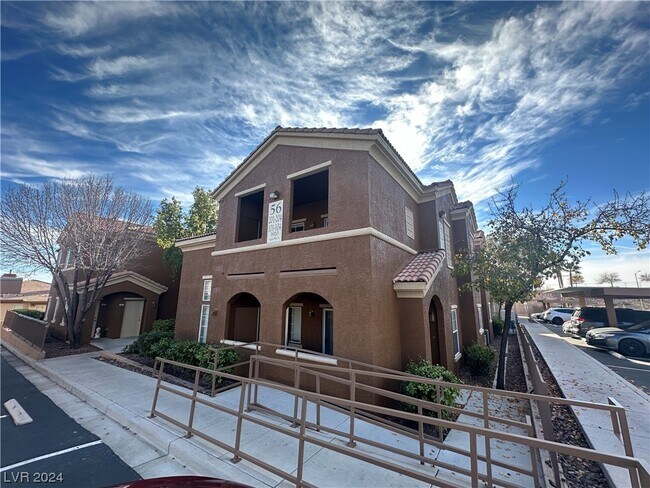 Building Photo - 3920 Legend Hills St
