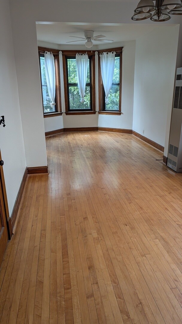 Foto del edificio - 2435 W Thomas St