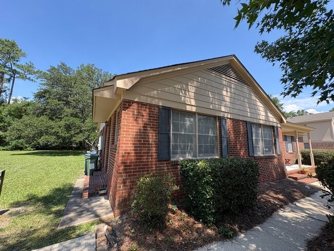 2bed/1bath Duplex - 2bed/1bath Duplex House
