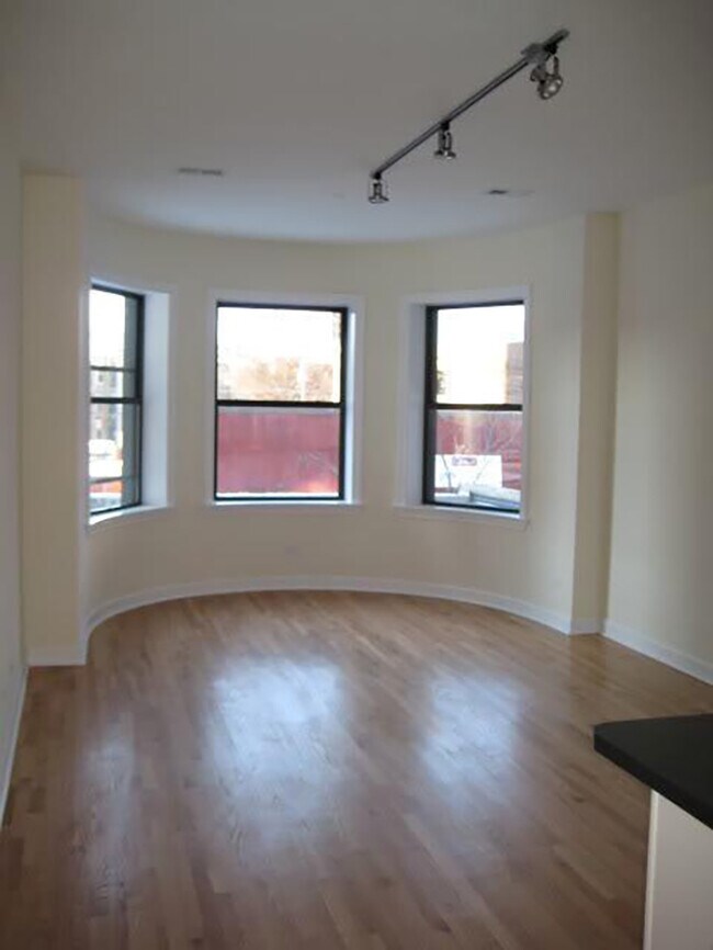 Foto del edificio - 4715 N Sheridan Rd