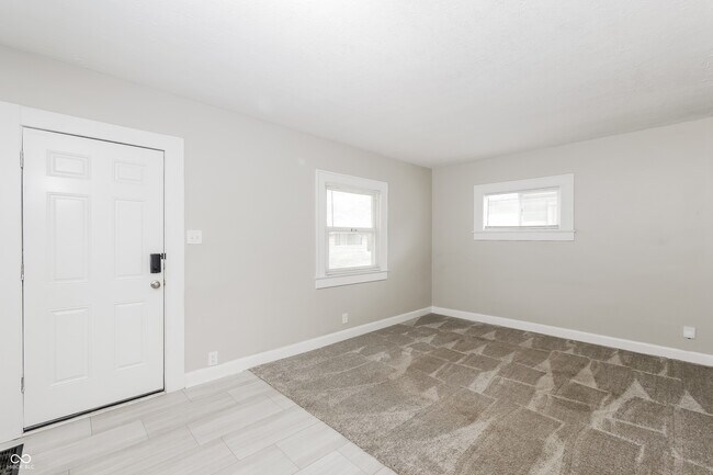 Foto del edificio - 951 N Kealing Ave