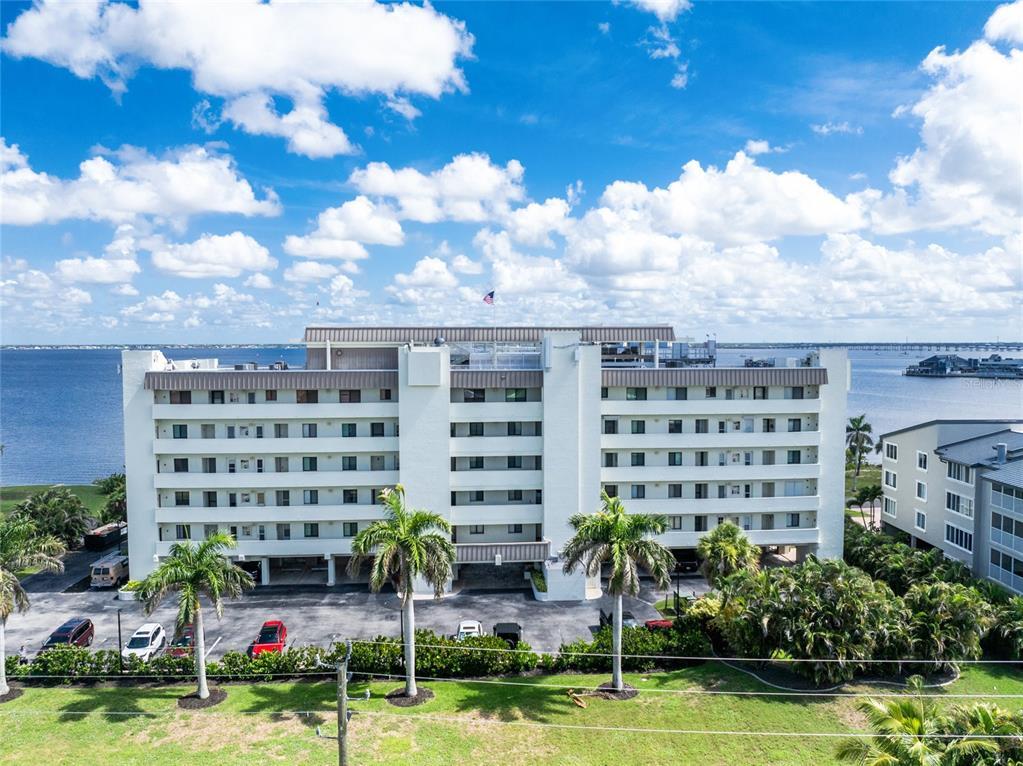 Foto principal - 1500 Park Beach Cir