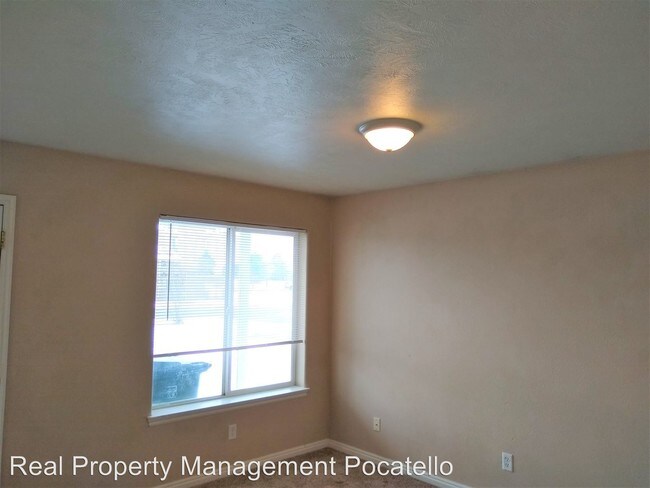 Building Photo - 1580 Zener St