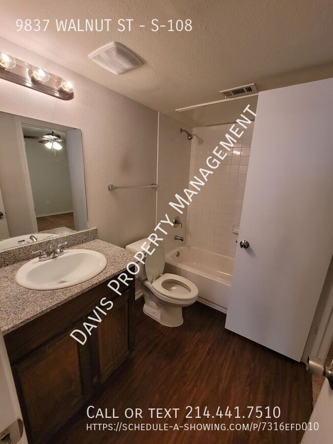 Foto del edificio - 9837 Walnut St