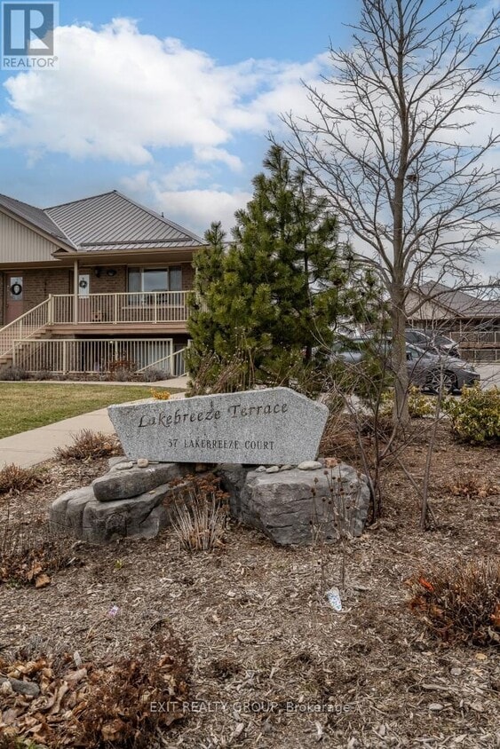 Photo principale - 37 Lake Breeze Ct