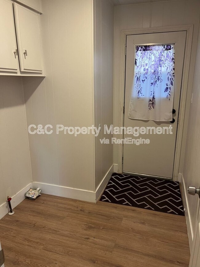 Building Photo - 10493 Overland Trail