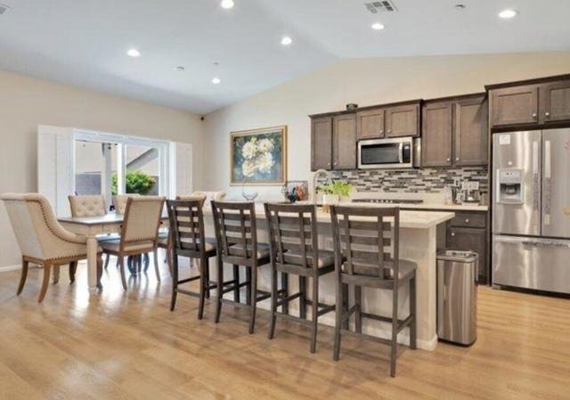 Foto del edificio - 83393 Iron Horse Rd