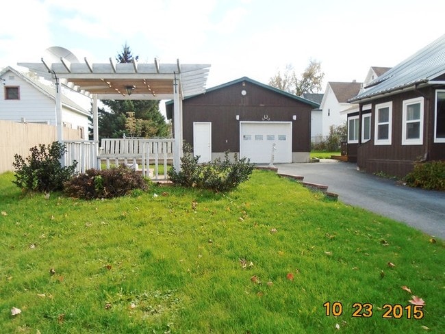 Building Photo - 540 Bradley St